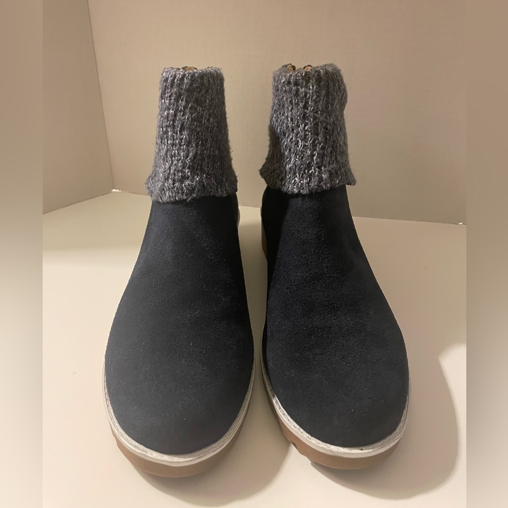 Adrienne Vittadini NAVY Tevin Suede Wedge Bootie Knit Cuff NWOB - 9.5
